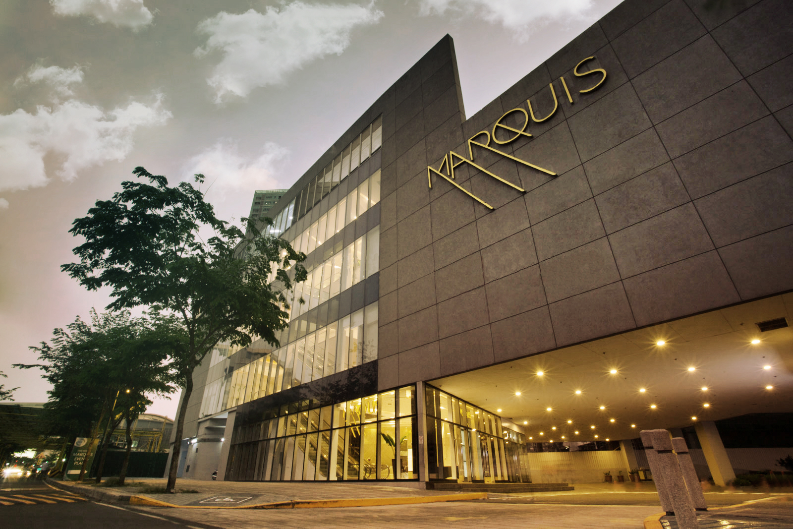 marquis-facade-SJIt6uWv7